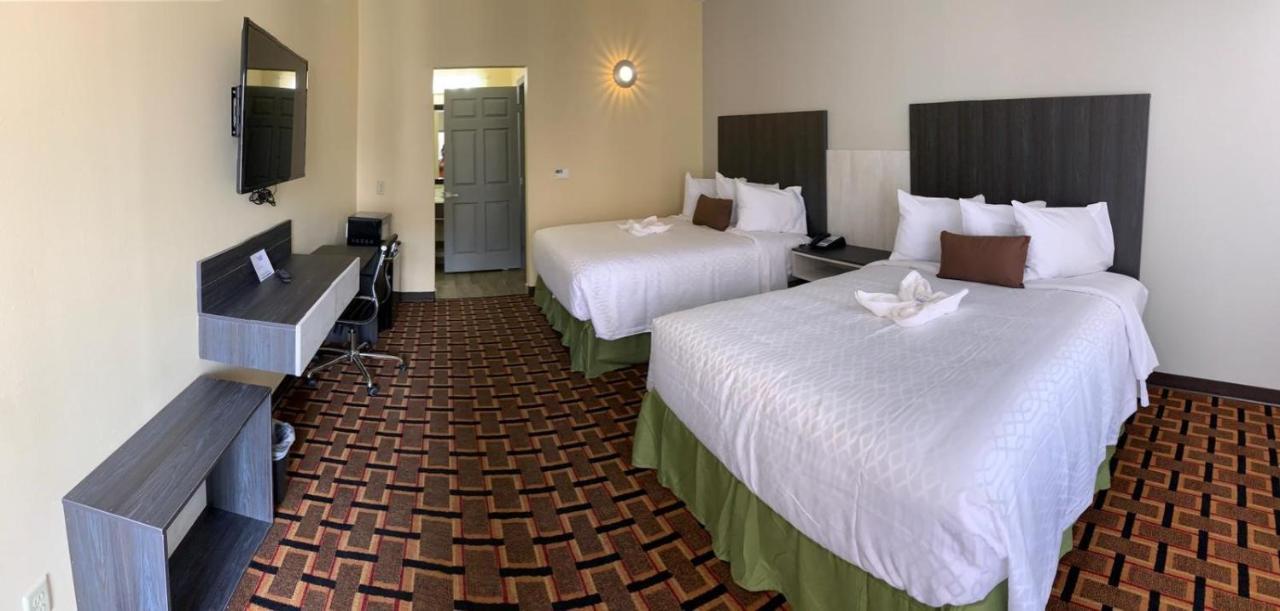 Homestay Inn & Suites Единбург Екстериор снимка